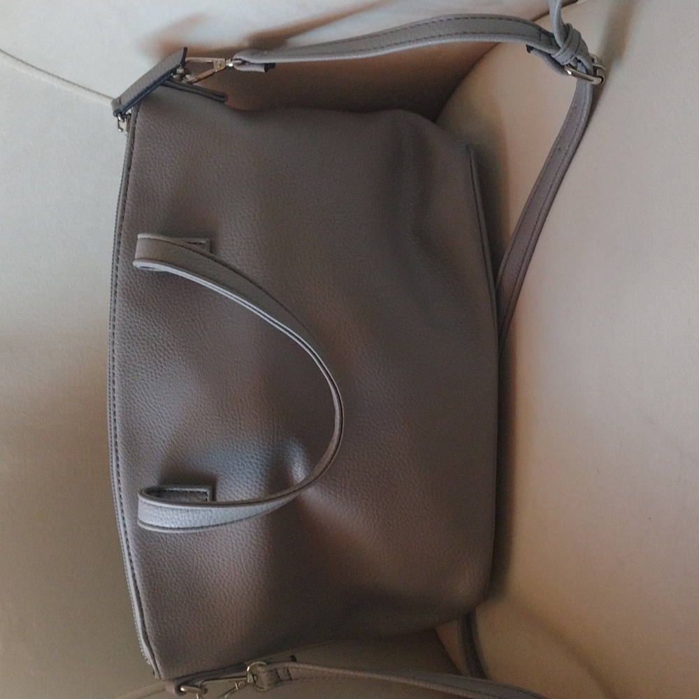 Handbag - Picture 2 of 7